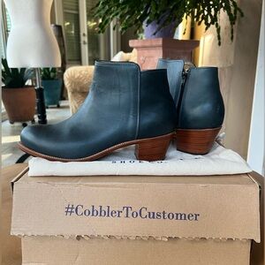 Women’s hand crafted leather stack ankle boots, sz 11.